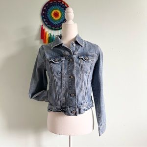 GAP Light-wash Blue Denim Cropped Distressed Jean Jacket Size Small